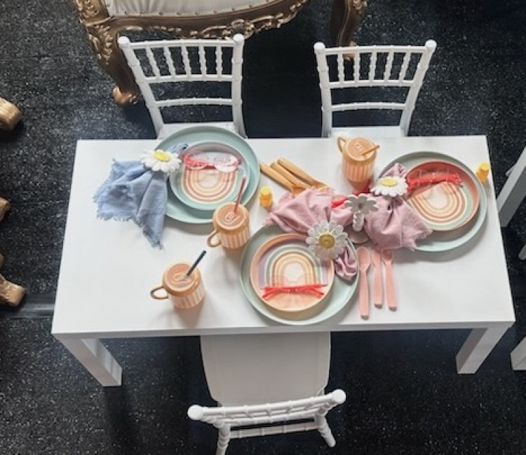 Kids Tables & Chairs 